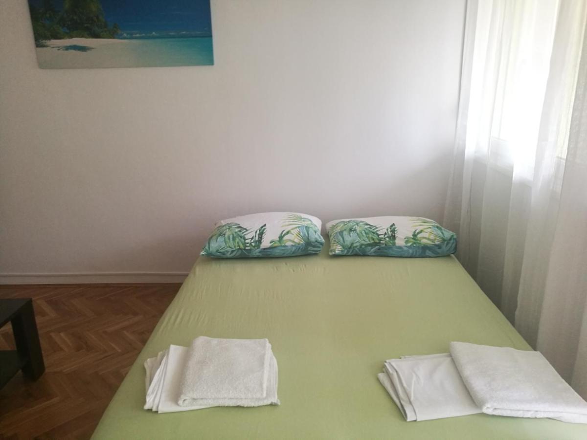 Pretty Big Double Bed Room With Balcony Сплит Екстериор снимка