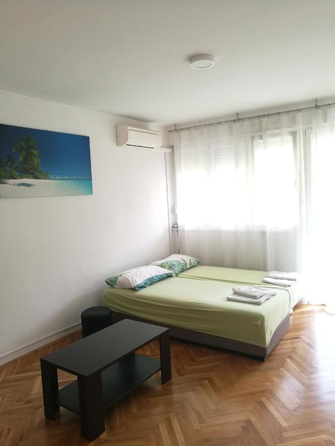 Pretty Big Double Bed Room With Balcony Сплит Екстериор снимка